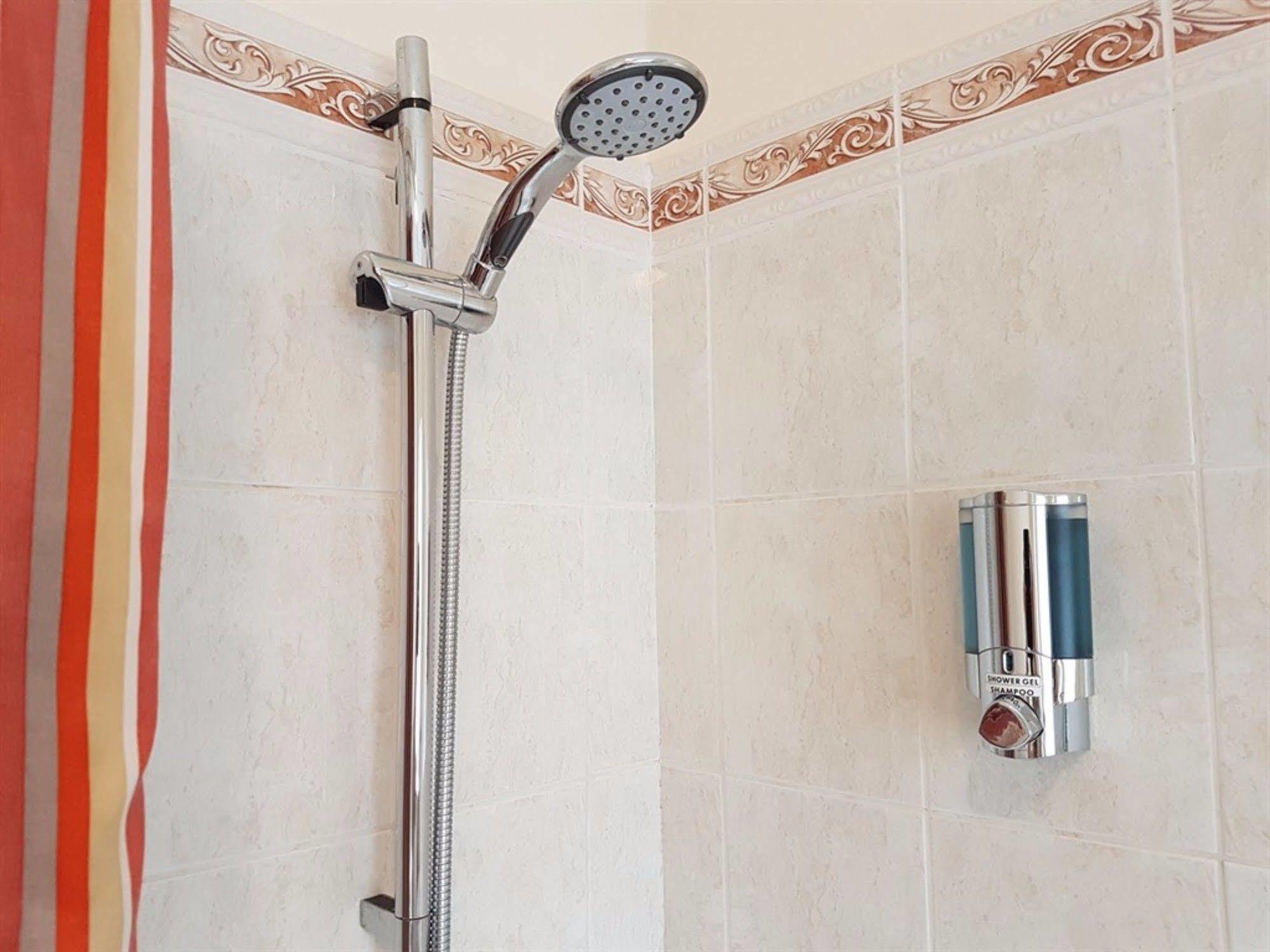 Aaron Lodge Guest House Leicester Ngoại thất bức ảnh